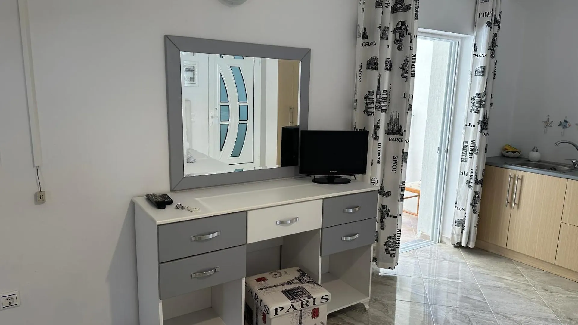 Apartment Kejsi Studios Ksamil