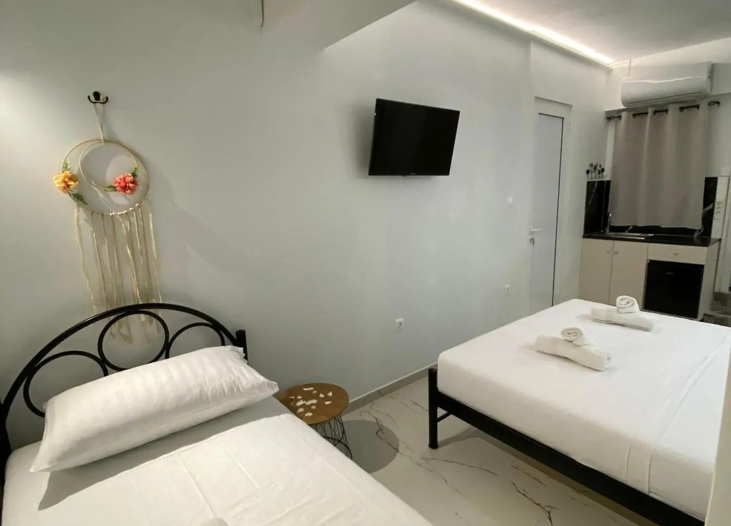 Apartment Kejsi Studios Ksamil
